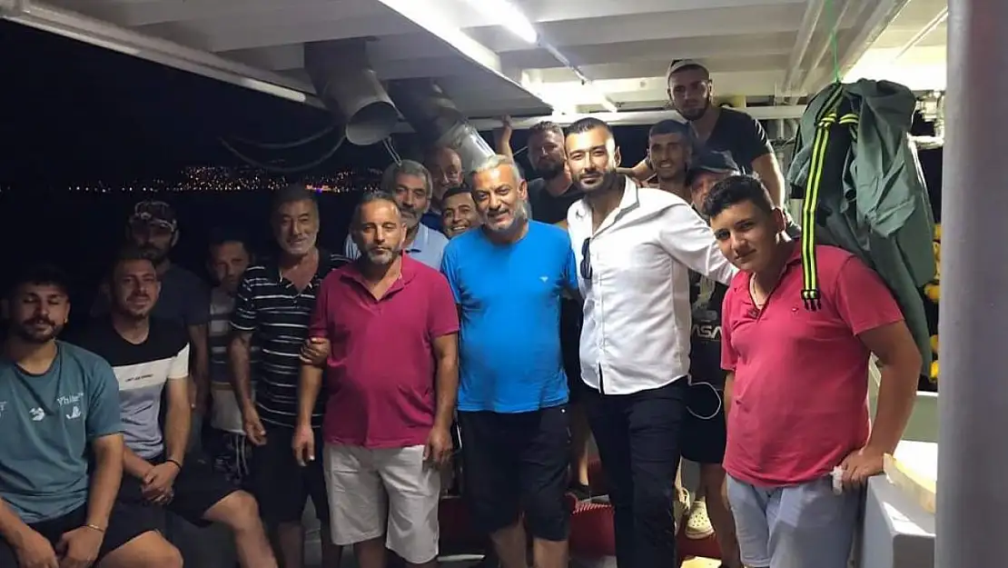 Didim açıklarında hamsi ve sardalya bereketi