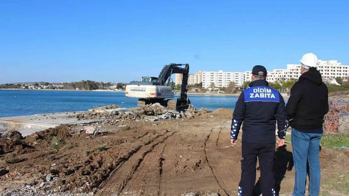 Didim'de kaçak yapılar yıkılıyor