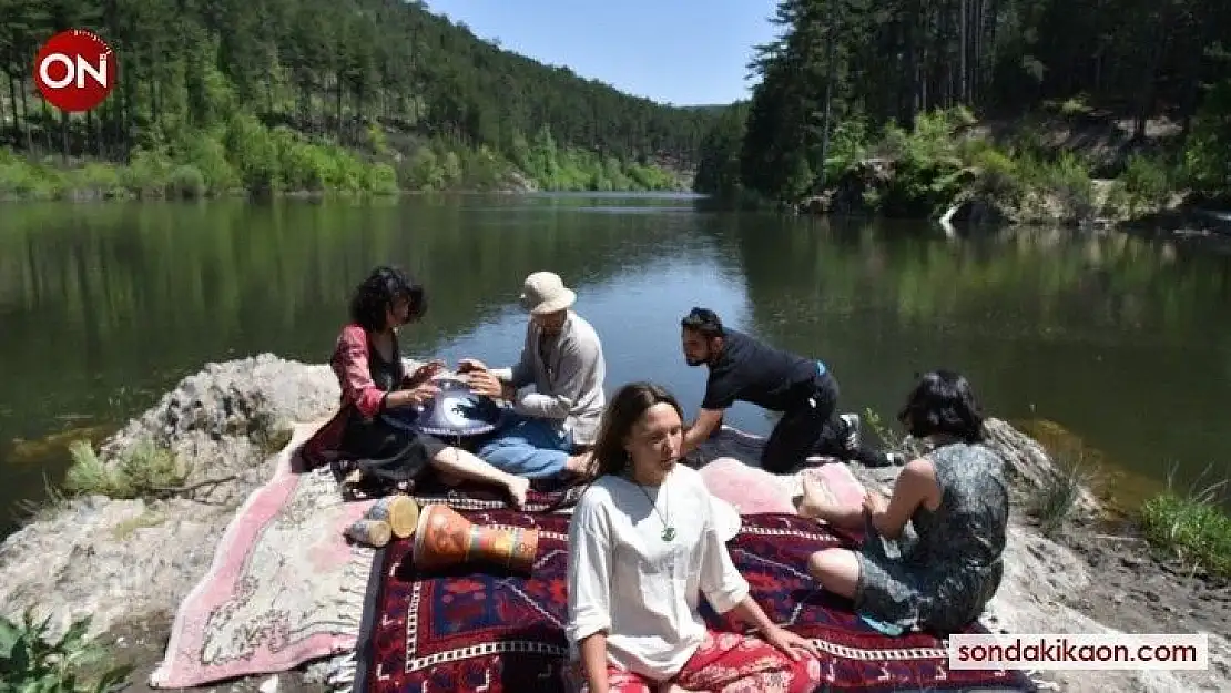 Doğada müzik ile terapi yapıldı