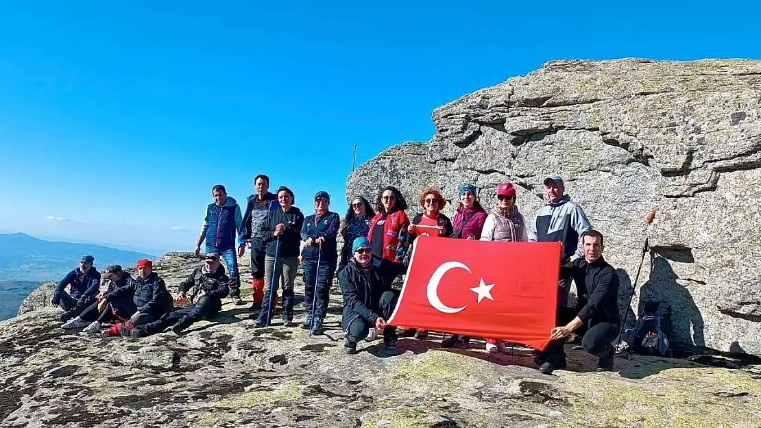 Doğaseverler cumhuriyeti zirvede kutladı