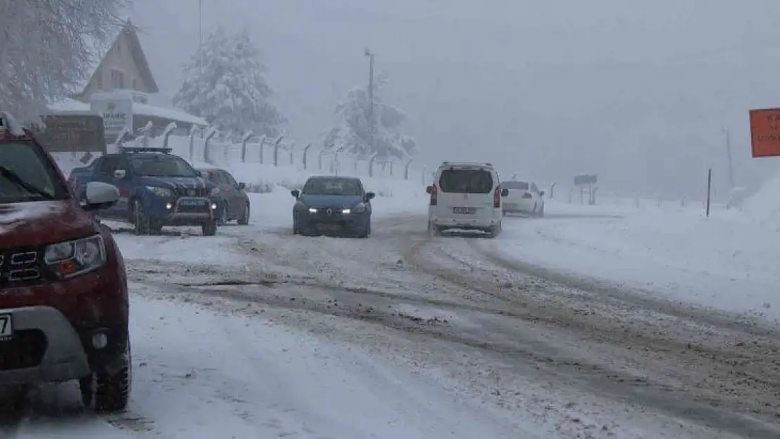 Domaniç Kaymakamlığı'ndan kar, tipi ve buzlanma uyarısı