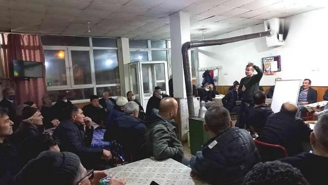 Domaniç'te çiftçi eğitim toplantısı