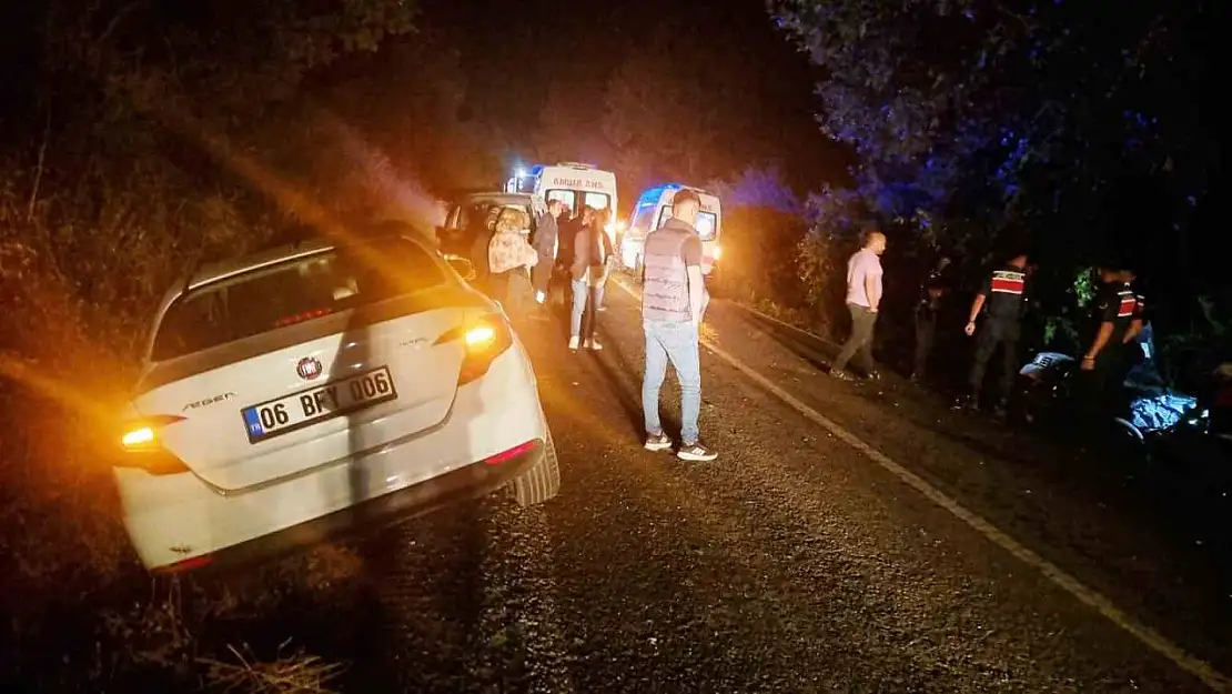 Domaniç'te trafik kazası:  3 yaralı