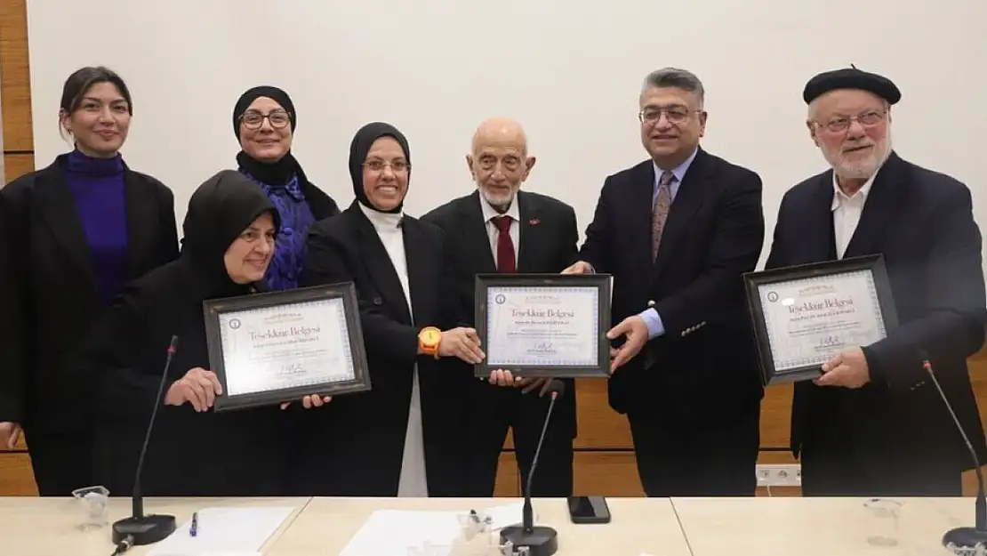 DPÜ'de 'Akademik Zaman Tünelinde Bir Seyahat, İki Hayat Tecrübesi' konulu söyleşi