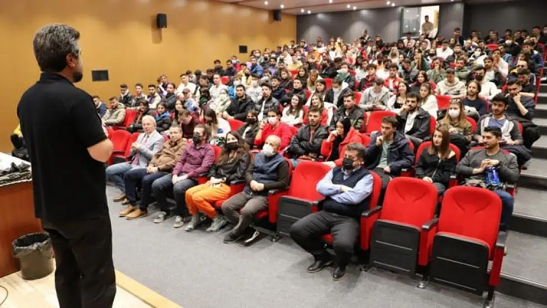 DPÜ'de, 'Beden Eğitimi ve Spor Öğretmeni' konulu konferans