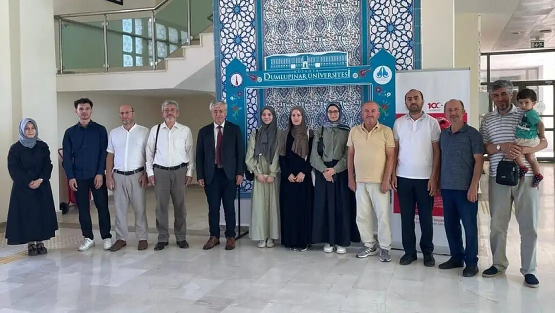 DPÜ İlahiyat Fakültesi'nin başarılı öğrencileri dil eğitimi için Ürdün'e uğurladı