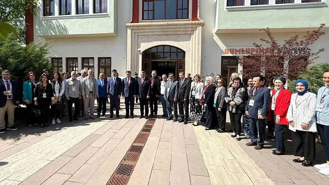 DPÜ Rektörü Prof. Dr. Süleyman Kızıltoprak: 'Dilimiz var oldukça biz de varız'