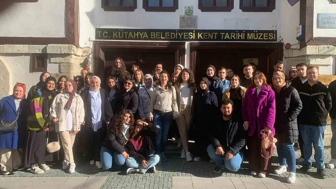 DPÜ Sosyoloji Topluluğu öğrencileri, şehrin tarihi ve turistik yerleri gezdi