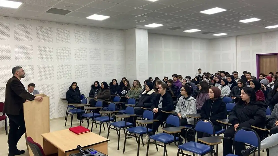 DPÜ Tavşanlı MYO'dan lise öğrencilerine kariyer tanıtımı