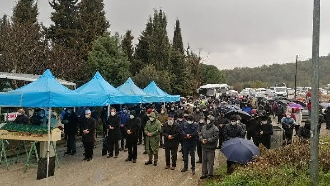 Dr. Bezirkanoğlu son yolculuğuna uğurlandı