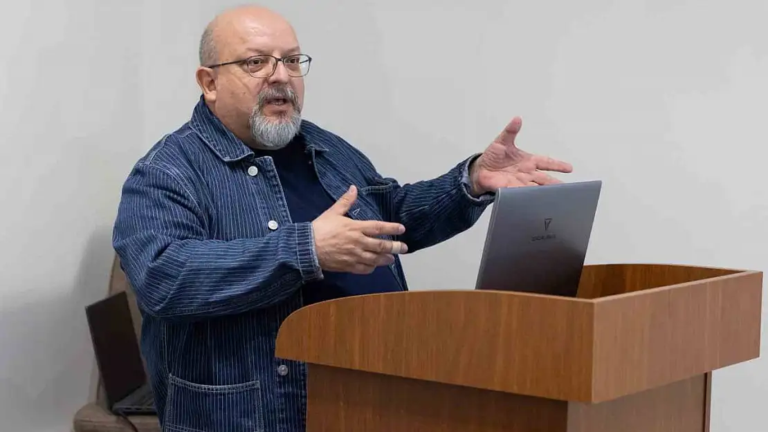 Dr. Nejat Yentürk: 'Döner dünyanın en demokratik yemeğidir'