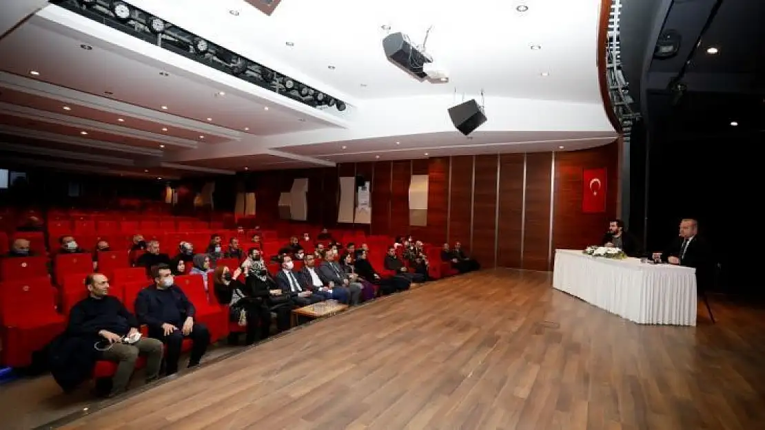 Dünya ve Türkiye ekonomisi İnegöl'de ele alındı