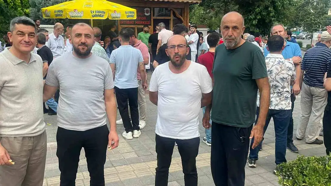 Düzenlenen açılış, kurdele kesilmeden iptal edildi