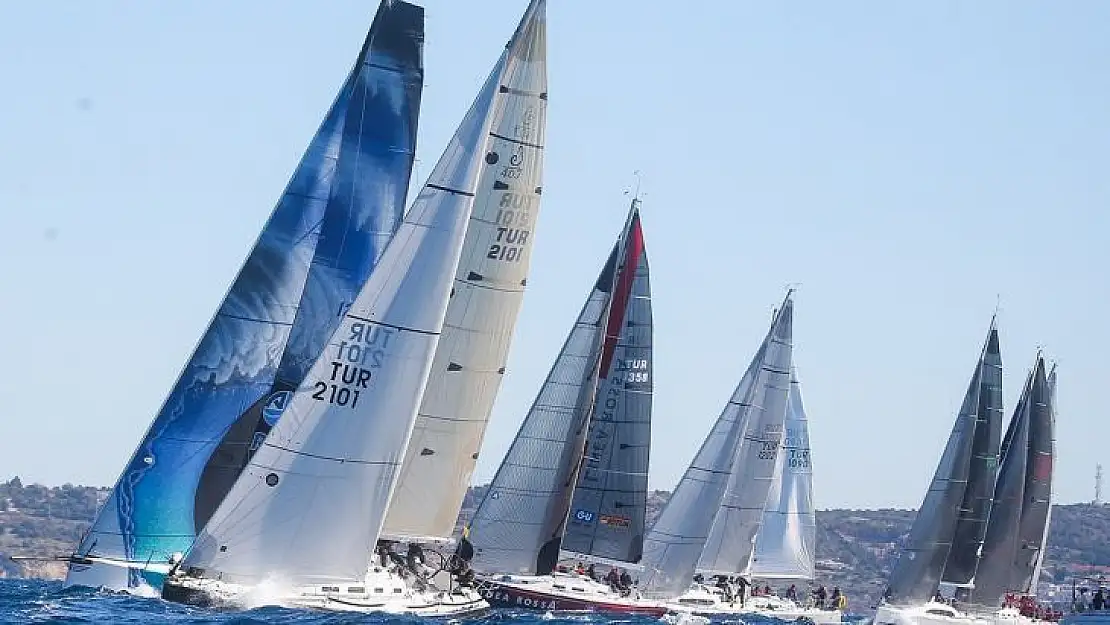EAYK-Çeşme Marina Kış Trofesi Yarışları hız kesmeden sürüyor