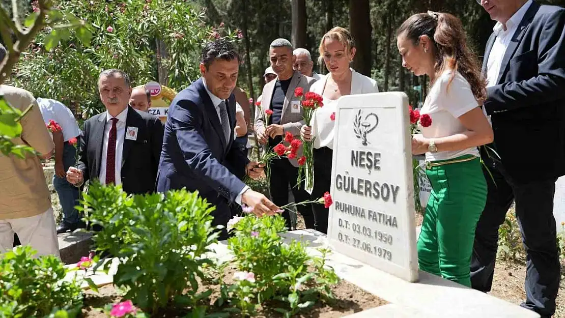 Eczacı Neşe Gülersoy mezarı başında anıldı