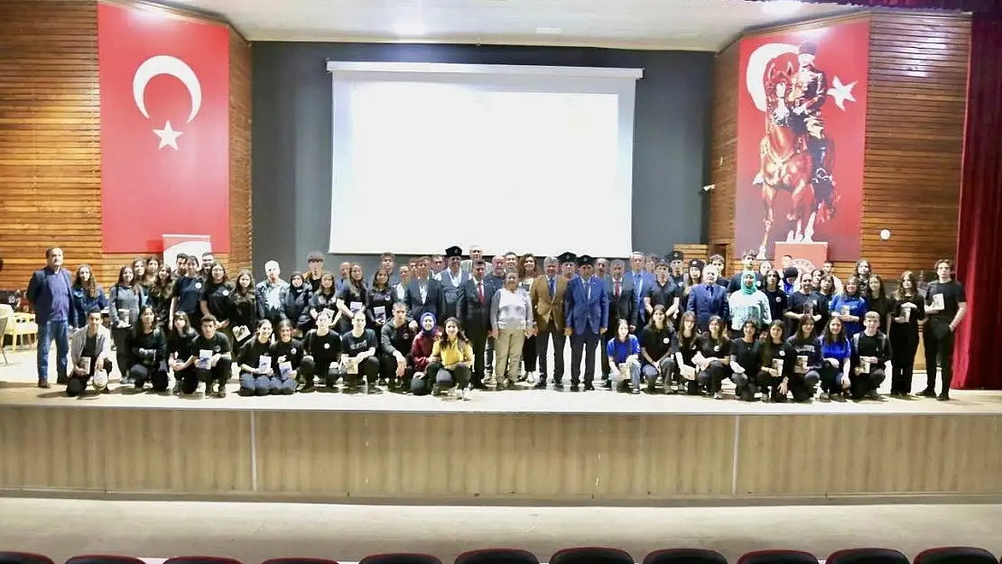 Edremit'te 'Okur-Yazar Buluşması'nın üçüncüsü gerçekleştirildi