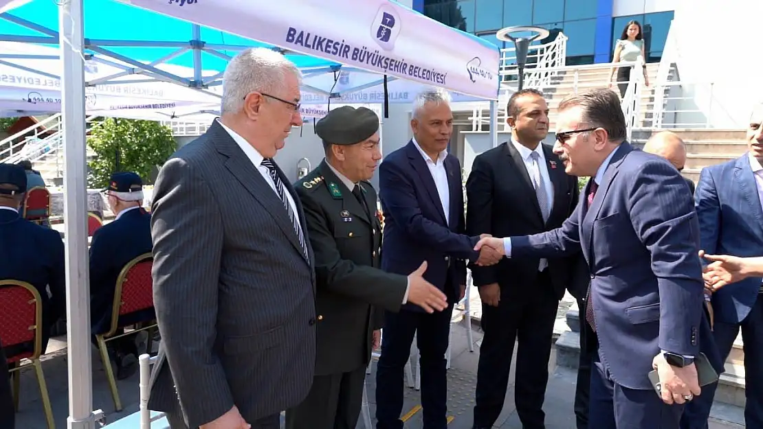 Edremit'te kurumlar arası bayramlaşma töreni düzenlendi