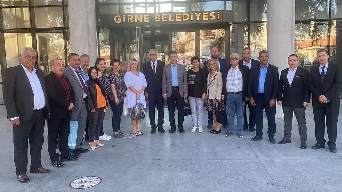 Edremitli muhtarlar KKTC'nin Cumhuriyet Bayramı'na katıldı