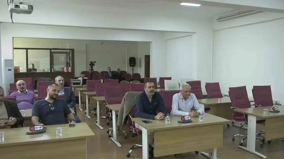 Efeler'de meclis toplantısı ertelendi