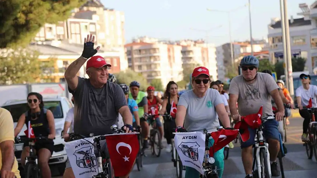 Efeler'de pedallar 'çevre dostu ulaşım' için döndü