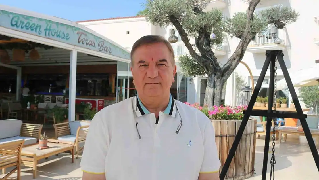 Ege'deki yangınlar turizmi de yaktı