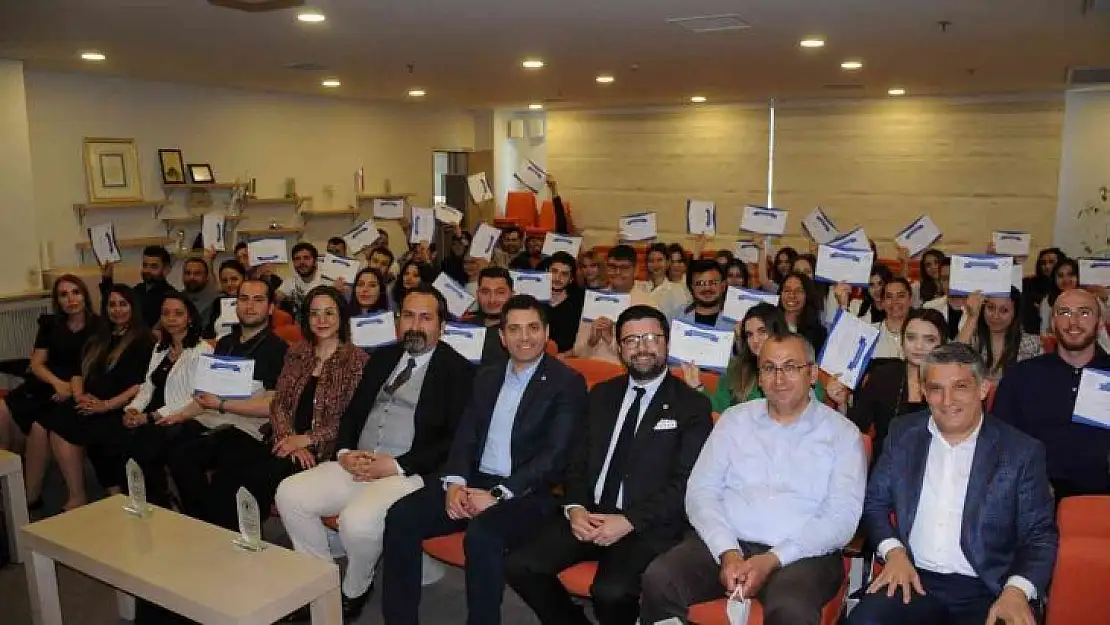 EGİAD Hayat Okulu, binden fazla öğrencinin hayatına dokundu