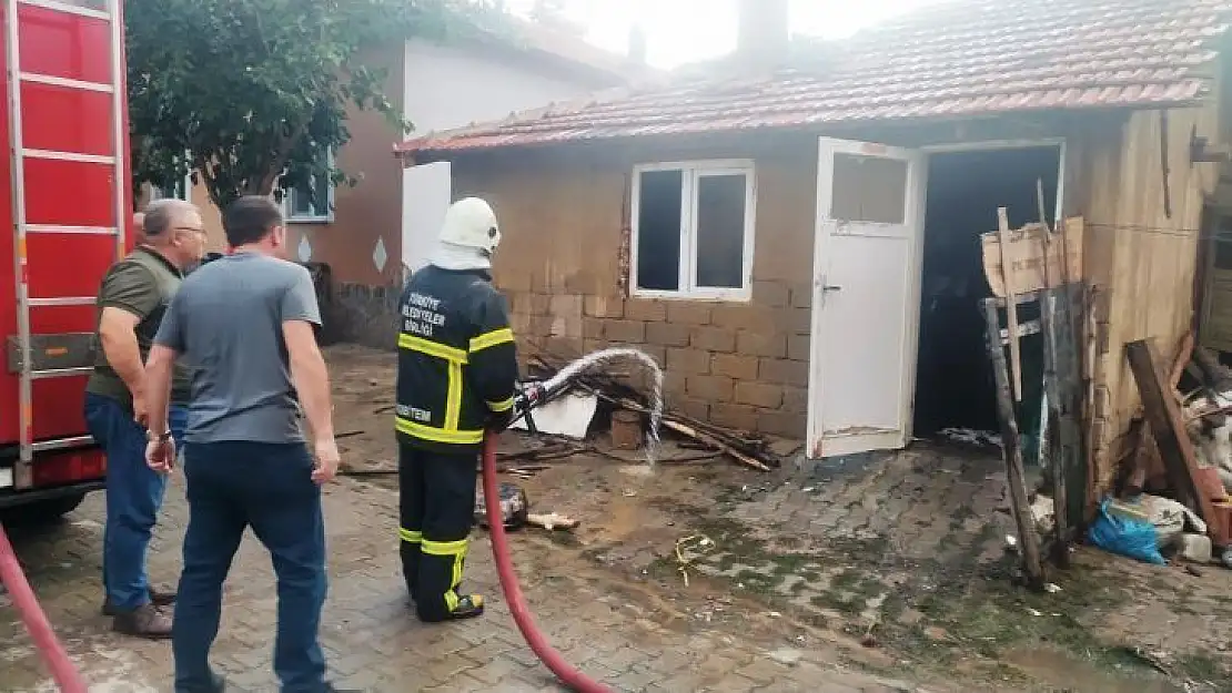 Ekmek fırınında çıkan yangını köylüler söndürdü