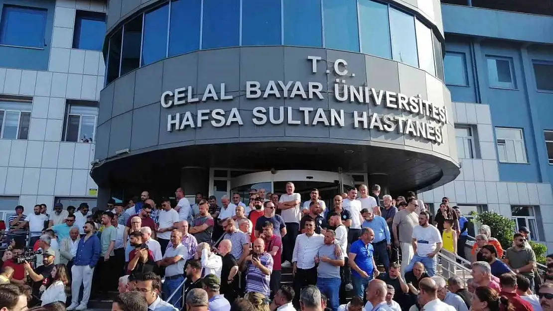 Elektrik çarpması sonucu ağır yaralı olarak Manisa Celal Bayar Üniversitesi Hafsa Sultan Hastanesi'nde tedavi gören Manisa Büyükşehir Belediye Başkanı Ferdi Zeyrek, hayatını kaybetti. Sağlık Bakanı Prof. Dr. Kemal Memişoğlu, sosyal medya hesabından yaptığ