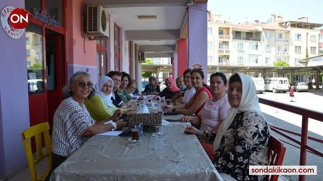 Emekçi kadınlar Sındırgı'da buluştu