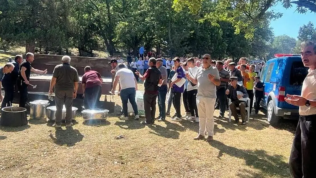 Emet'in Bahatlar köyünde geleneksel güz hayrı