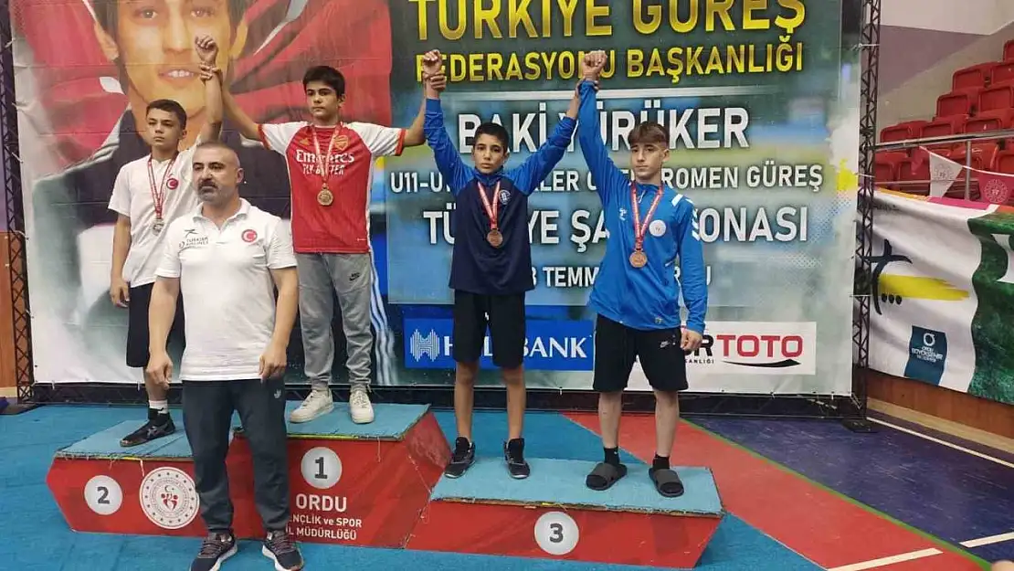 Emet'li genç güreşçi Türkiye 3'üncüsü oldu