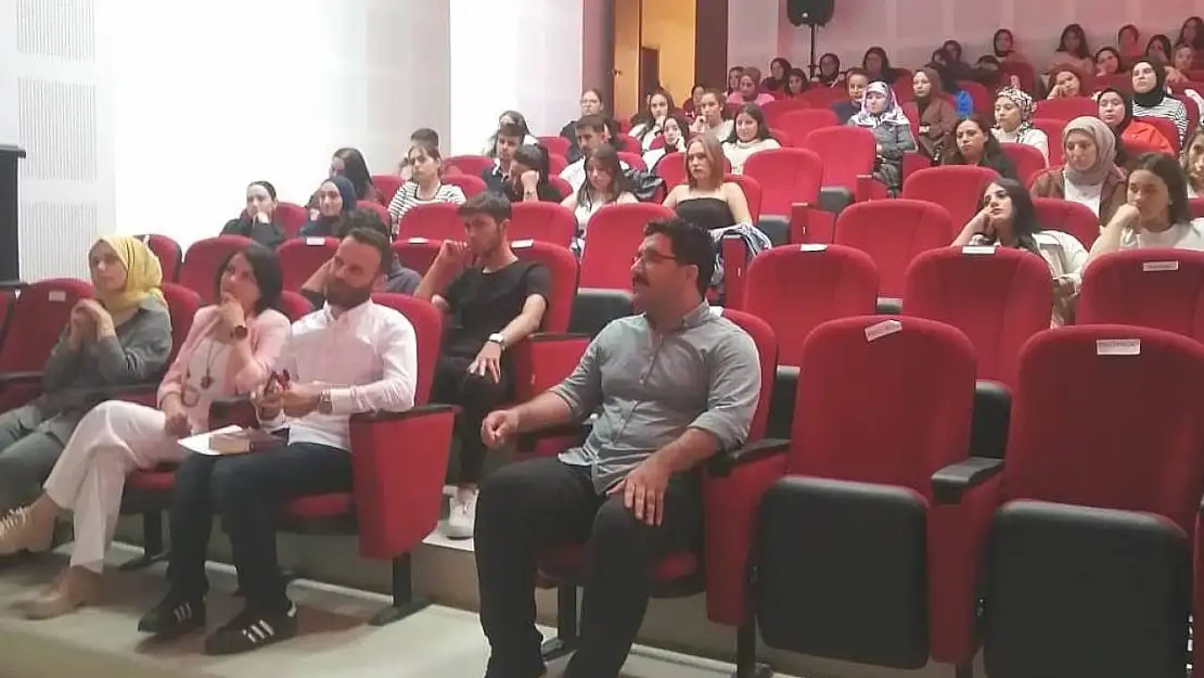 Emet MYO'da, 'Küreselleşen Dünyada Dijital Bağımlılık'' konulu konferans