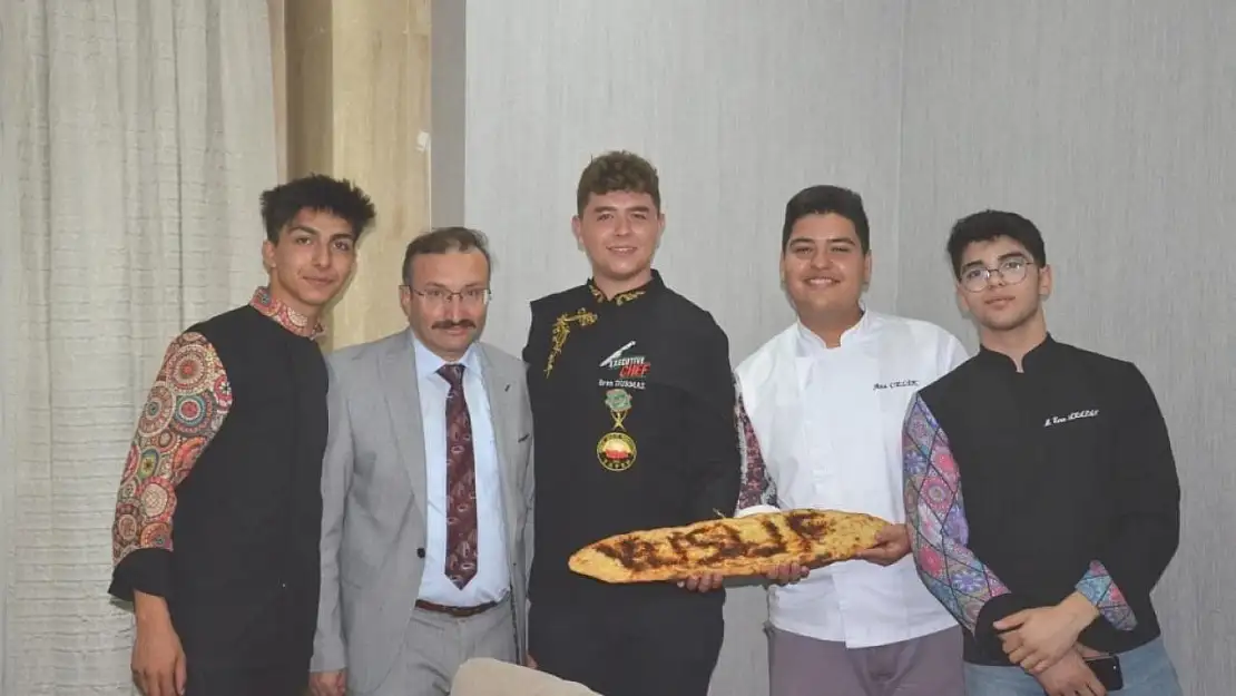 Emet Pidesi pizzayla yarıştı