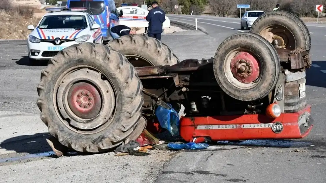 Emet'te traktör ile kamyonet çarpıştı, 1 kişi yaralandı