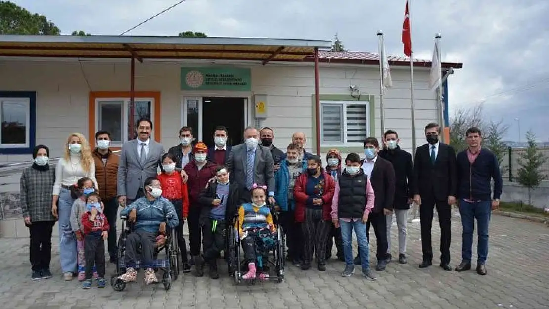 Engelli öğrencileri ziyaret ettiler