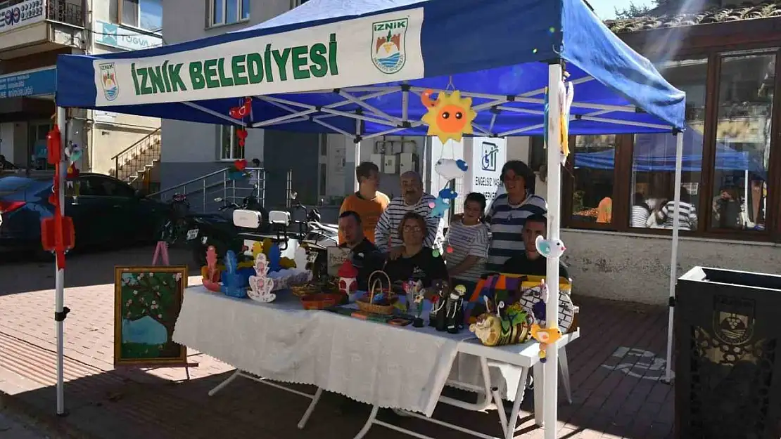 Engelsiz Yaşam Merkezi'nin el emeği ürünleri İznik Panayırı'nda