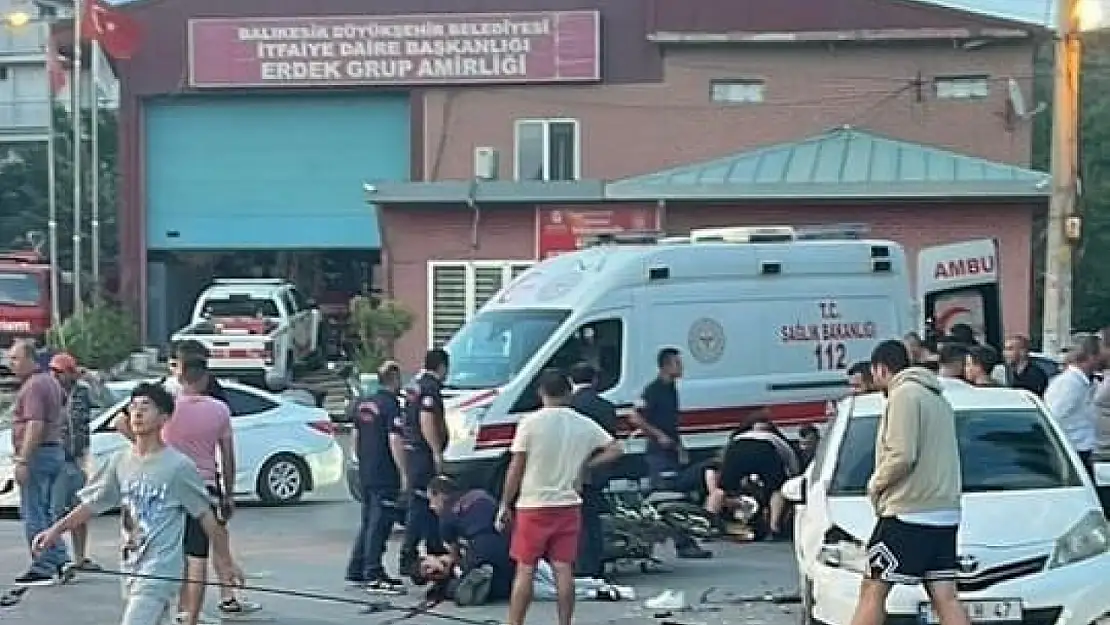 Erdek'teki tehlikeli kavşak yine can yaktı: motosiklet sürücüsü ağır yaralandı