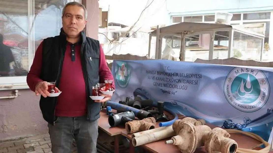Eski içme suyu boruları mahallede sergilendi