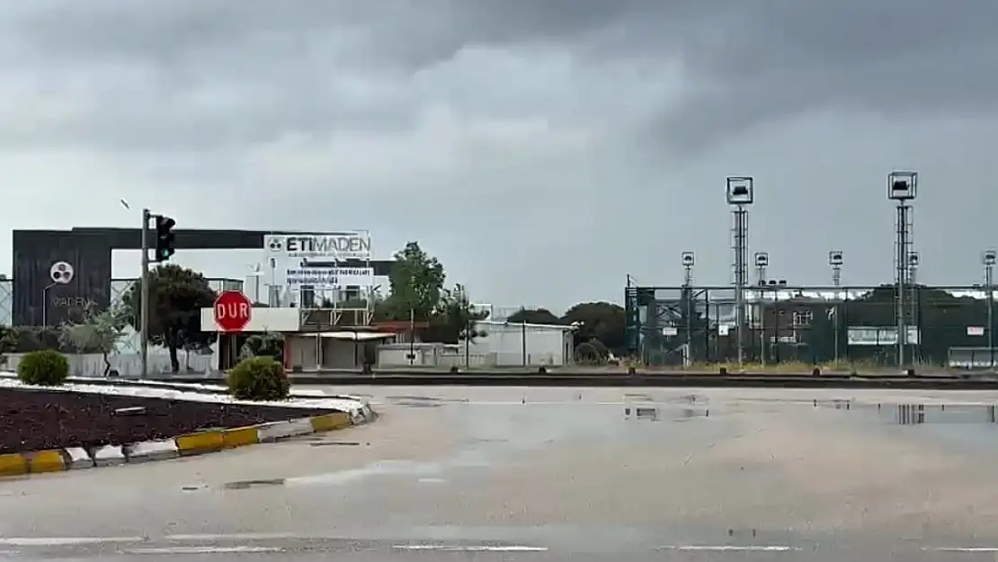 Eti Maden kapakları kapattı, Bandırma'yı sel bastı