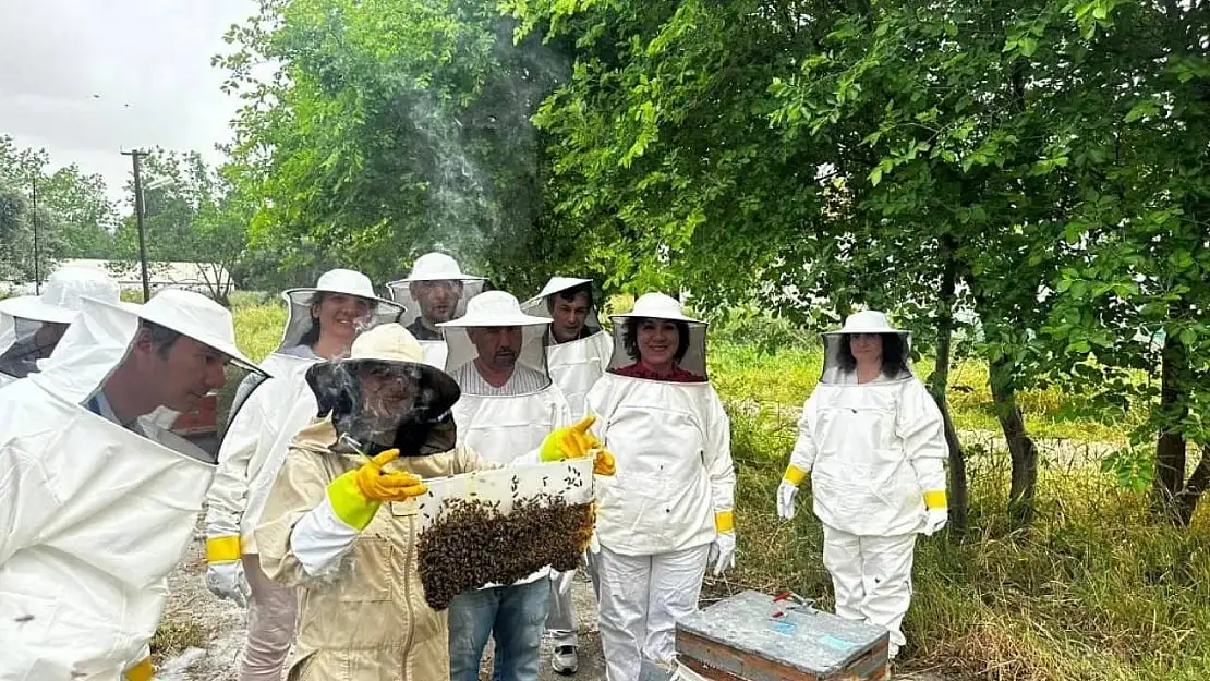 EÜ Ruh Sağlığı Merkezi hastaları 'arıcılık' eğitimlerini başarı ile tamamladı