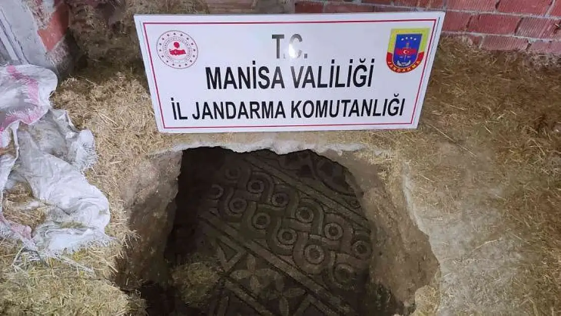 Evi adeta müzeye çevirdiler, jandarmadan kaçamadılar