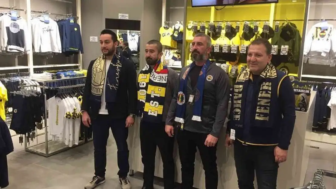 Fenerbahçeliler Derneği, Fenerium'a akın etti