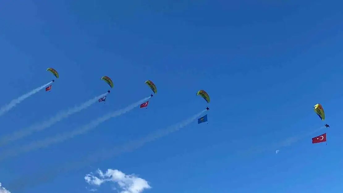 Fethiye 24. Hava Oyunları Festivali'nde uçuşlar başladı