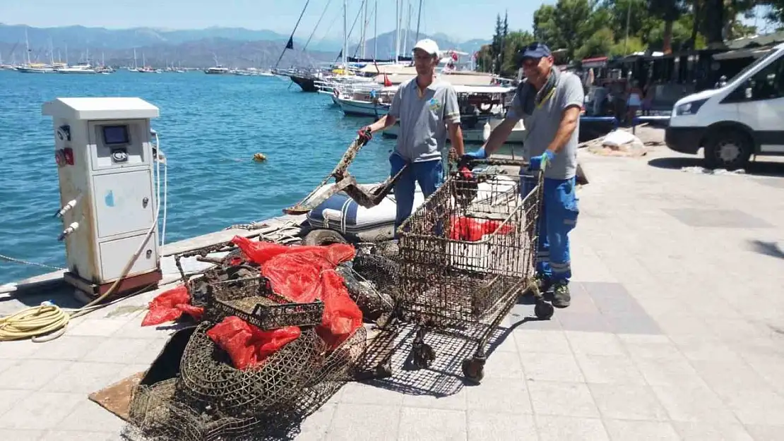 Fethiye'de deniz temizliği: Denizden market arabası çıktı