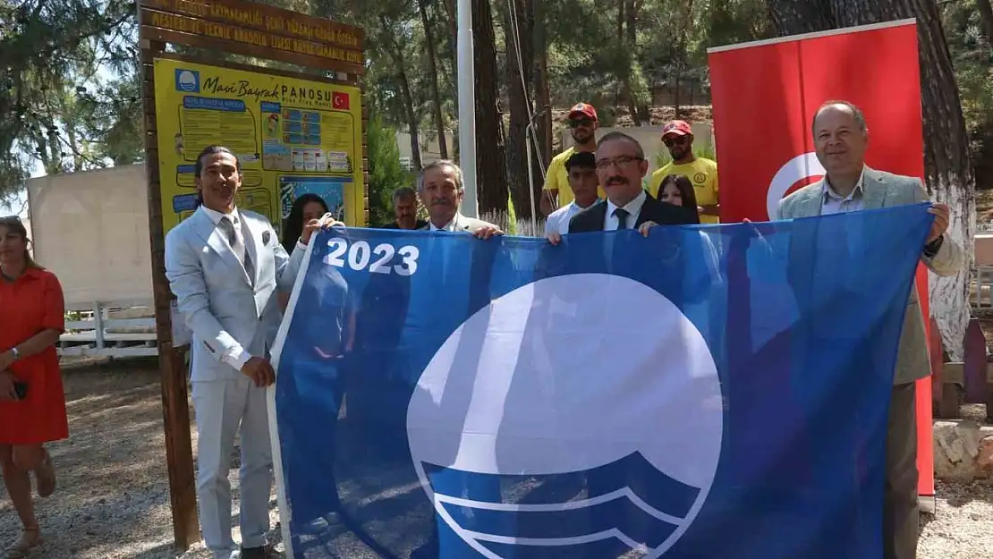 Fethiye'de okulun işlettiği Büyük Samanlık Koyu'na 'mavi bayrak' çekildi