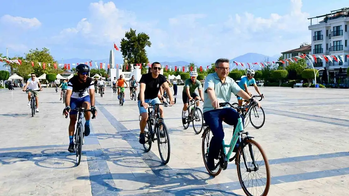 Fethiye'de temiz hava ve sağlıklı yaşam için pedalladılar