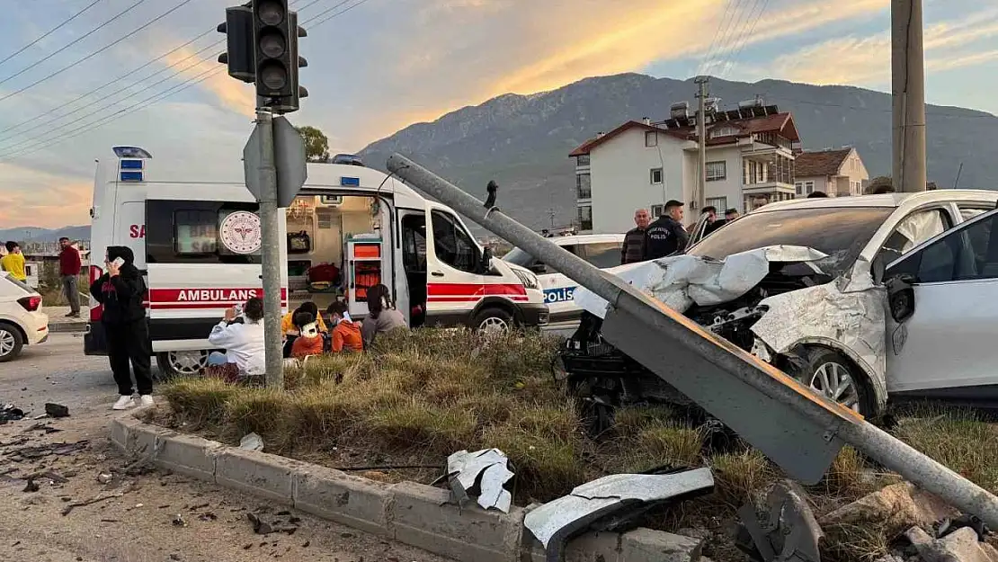 Fethiye'de trafik kazası: 2'si çocuk, 6 yaralı