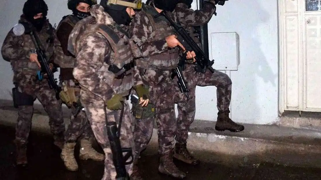 FETÖ'nün 'gaybubet' yapılanmasına operasyon: 9 gözaltı