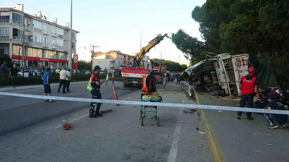 Freni patlayan kamyon ortalığı savaş alanına çevirdi: 4 yaralı
