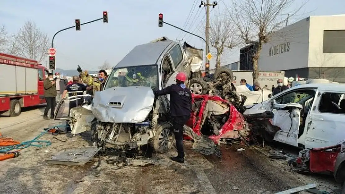 Freni patlayan tır dehşet saçtı: 6 ölü ve çok sayıda yaralı var